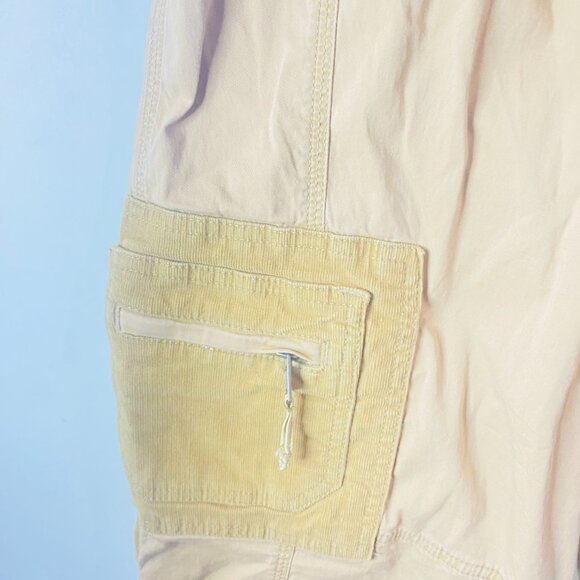 Abercrombie & Fitch Light Yellow Cargo Pants – Made in India - Size 31 - Picture 12 of 17
